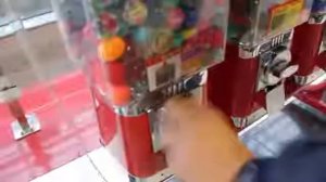 Как обмануть автоматы с жувачками, игрушками и т.д?