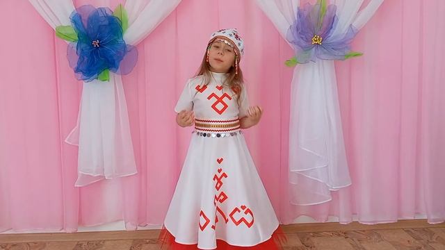 Афанасьева Елизавета, 6 лет. Стихотворение Р.Воробьёвой "Кушак". смотреть онлайн