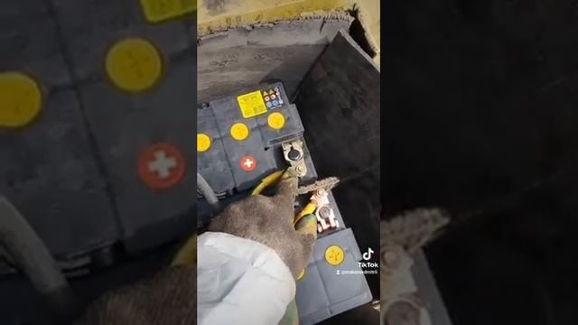 #трактор #т150 #ставим новые аккумуляторы #трактор мтз 50 #делаем ящик для аккумулятора смотреть онлайн