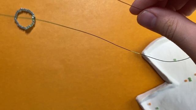 Колечко из бисера лягушка / простое кольцо из бисера смотреть онлайн