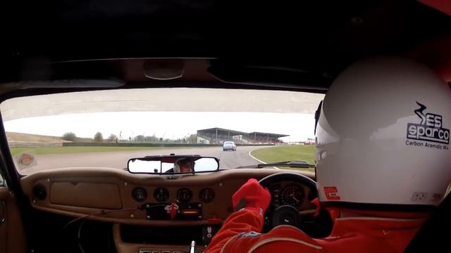 HSCC 70s Roadsports Thruxton Easter Revival 2015 in car 33 смотреть онлайн