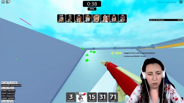 SANTAS VS DARK MATTER GUN! | Roblox Big Paintball смотреть онлайн