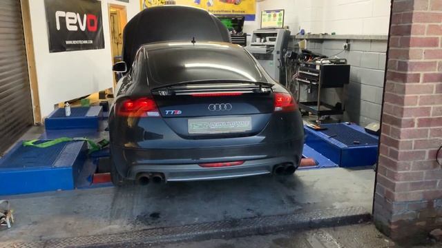 Audi TTS getting ecu remap on TSR Performance Maha Dyno - engine and DSG time with overrun crackles смотреть онлайн