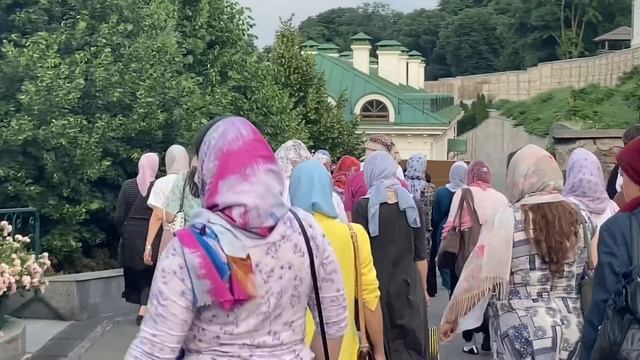 Лавра 19.06.23. Стояние с отцом Георгием. Крестный Ход! «Вера наша православна»! смотреть онлайн