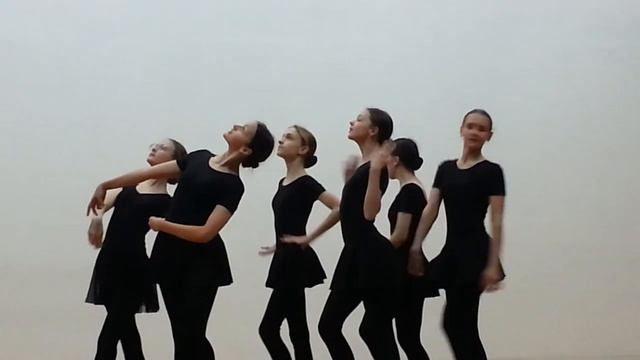 ЗАЖИГАТЕЛЬНЫЙ ТАНЕЦ НА РЕПЕТИЦИИ. ТАНЦЕВАЛЬНЫЙ КОЛЛЕКТИВ "КАРУСЕЛЬ". ДЕТСКАЯ ШКОЛА ТАНЦЕВ. смотреть онлайн