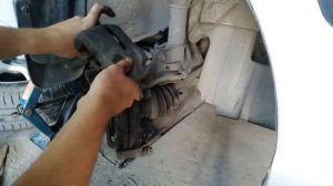 Замена передних тормозных колодок хендай матрикс!