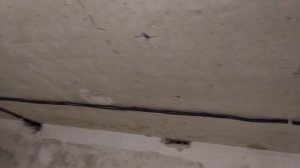 Как крепить провода без гофры к потолку