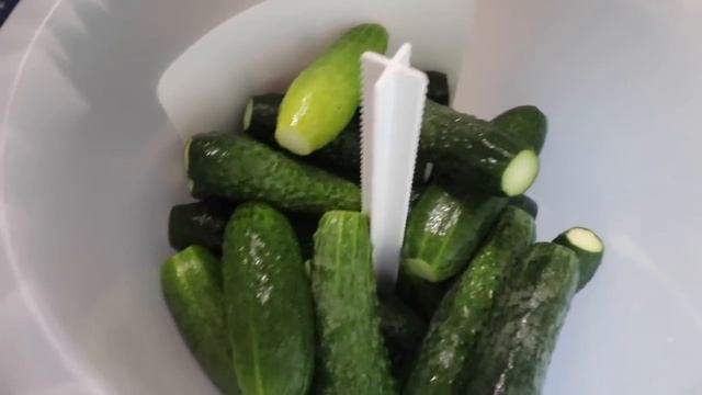 рецепт КВАШЕНЫЕ ОГУРЦЫ КАК БОЧКОВЫЕ на длительное хранение. просто и вкусно смотреть онлайн