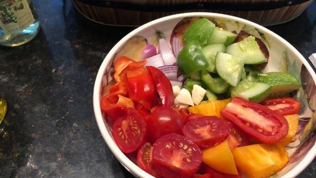 Как приготовить гаспачо? Это очень вкусно и очень полезно! смотреть онлайн