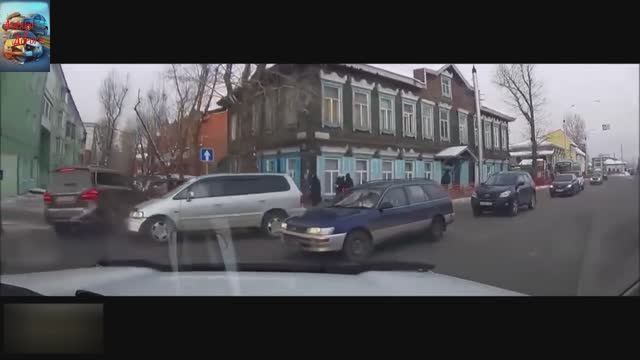 ЖЕНЩИНЫ ЗА РУЛЕМ|ЧУМОВАЯ ПОДБОРКА ДТП| ДТП Подборка на Видеорегистратор| Аварии смотреть онлайн