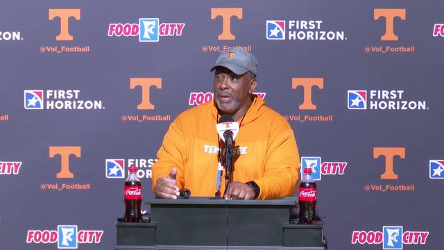 Tennessee DL Coach Rodney Garner Talks Spring Camp Week One, Vols Newcomers смотреть онлайн