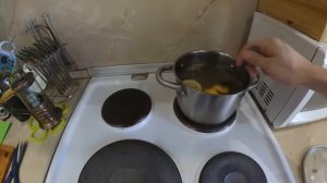 Отварная скумбрия с лимоном.