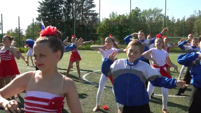 Танцевальный флешмоб "Моя Россия, моя страна" Ансамбль спортивного бального танца "Жемчужина" смотреть онлайн