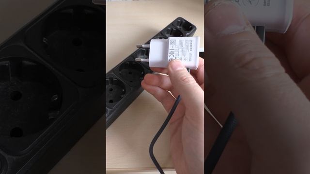 Как подключить iPhone на зарядку.Как зарядить Айфон смотреть онлайн