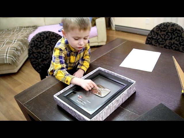 Перевернутая YouTube Silver Play Button смотреть онлайн