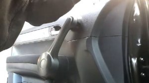 Как снять обшивку карту передней двери HONDA CRV(2008)demontaz boczka drzwi przod/door panel remova