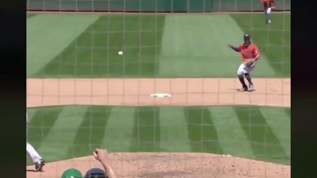 Jose Altuve Commits 3 Errors In An Inning, 4 in the game Total смотреть онлайн