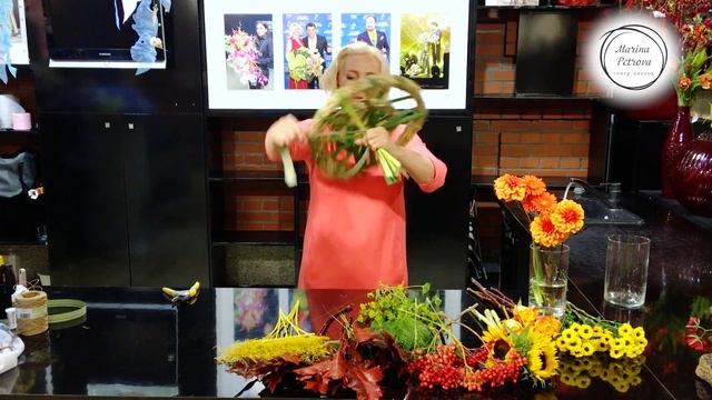 Короткий Мастер-класс Марины Петровой - Осенний букет с подсолнухами смотреть онлайн