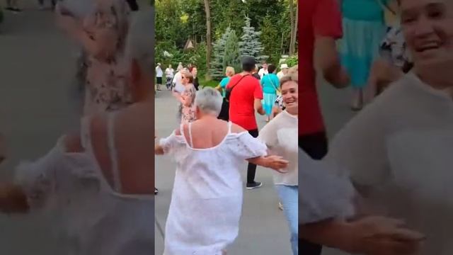 Kharkiv Харьков Танцы Парк Горького смотреть онлайн