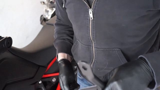 Honda CRF 1100 Africa Twin - Montage vom Koffersystem TRAX ADV von SW MOTECH смотреть онлайн