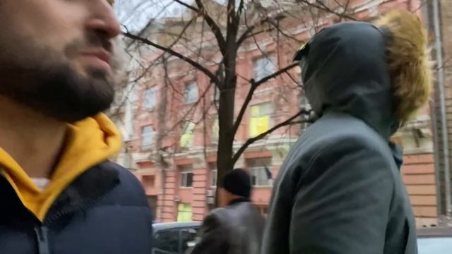 МАЙдан Омон. Отжал у Алексея наушники смотреть онлайн