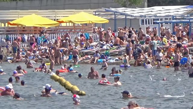 #АНАПА - Галечный ПЛЯЖ. МОРЕ ЧИСТОЕ - МНОГО ТУРИСТОВ смотреть онлайн