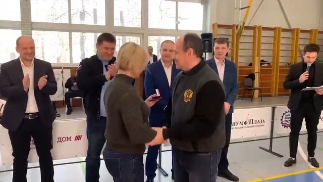 Геннадию Капшаю вручили звание Заслуженного тренера России по ММА смотреть онлайн