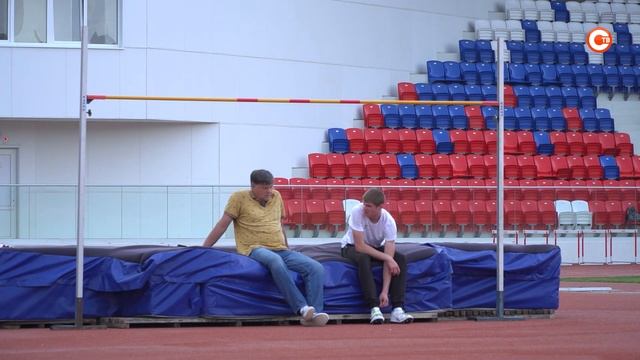 Севастопольский прыгун в высоту Андрей Бакатин мечтает побить рекорд своего тренера Игоря Паклина смотреть онлайн