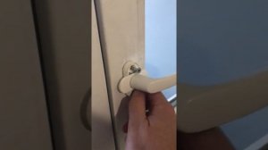Как снять ручку металлопластикового окна или балконной двери.