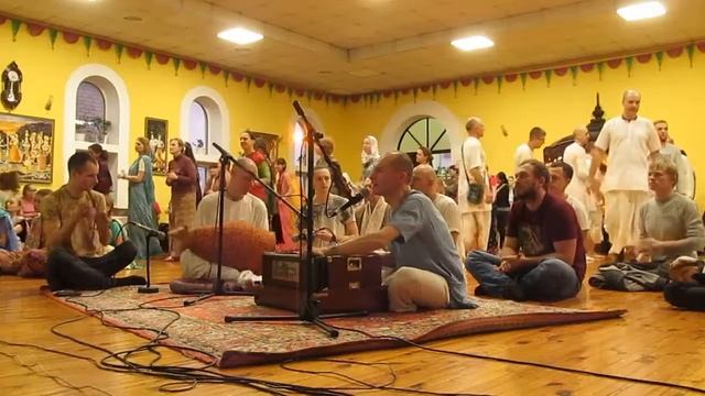 2020.01.26_Е.М.Амала Харинам пр_Воскресный киртан_Храм Шри Шри Гаура Нитай (Харьков)