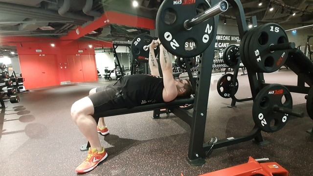 Жим штанги лежа узким хватом_Д3_13.07.21 смотреть онлайн