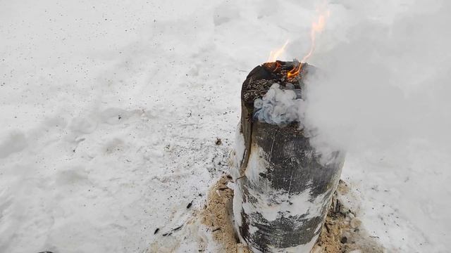 Выживаем как можем Зима длинная Финская СВЕЧА!! СУП из бревна и снега!! ПЕРЕКУС по быстрому смотреть онлайн