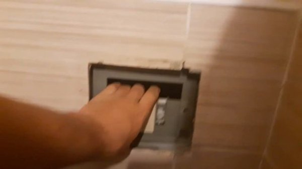 Ремонт инсталляции. Как снять кнопку.