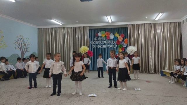 Детский сад №142 "Карамель" г.Грозный - Танец «Капитошки», старшая группа «Медвежата», 2019 год смотреть онлайн