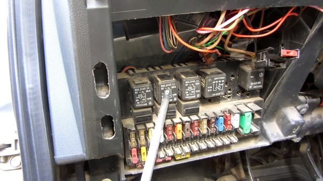 Проверка реле и предохранителя стартера на Приоре (замыкаем стартер напрямую)