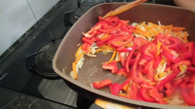 Куриная печень тушеная с овощами.#рецепт ,#куриноемясо #рецепты смотреть онлайн