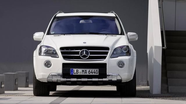 2011 Mercedes-Benz ML 63 AMG смотреть онлайн