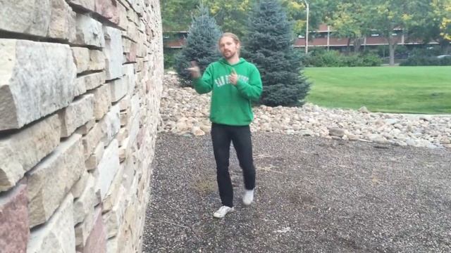 How to Horizontal Wall Run - How To Parkour Tutorial - Tapp Brothers смотреть онлайн