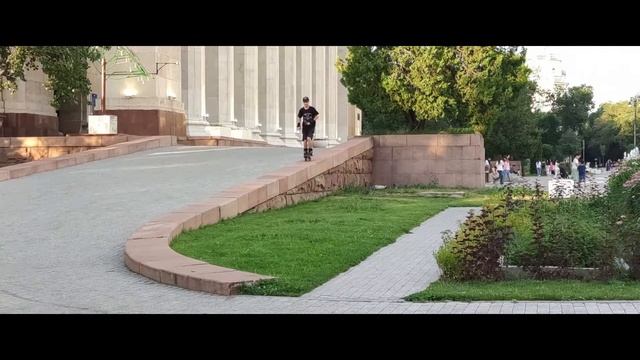 ФРИСКЕЙТ на РОЛИКОВЫХ КОНЬКАХ | Трюки на РОЛИКОВЫХ КОНЬКАХ смотреть онлайн