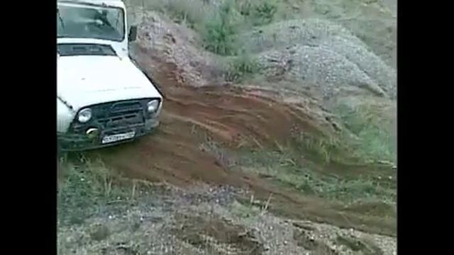 УАЗ и кучи песка смотреть онлайн