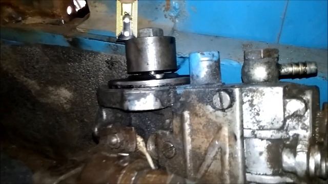 Облом с топливным насосом для трактора с дизелем Мерседес смотреть онлайн