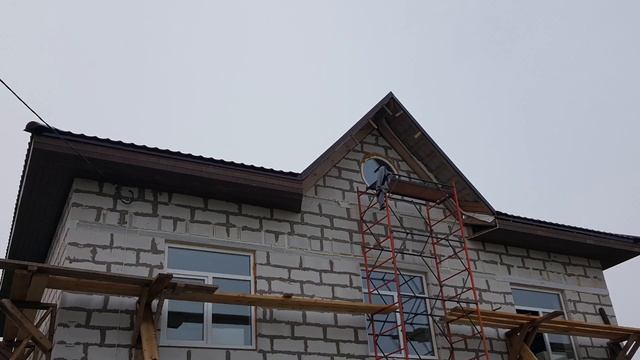 Строительство и наружная отделка дома из газобетона в Оржицах. Отделка фасадов панелями Docke Berg. смотреть онлайн