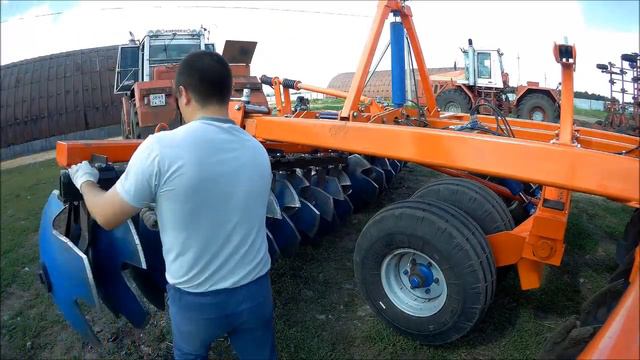 БДТ 6ПР и К744 р3. Работа в поле. смотреть онлайн