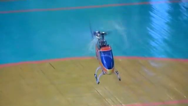 27.11.11.Зал Мочище ч.36 T-REX 450 PRO Семен 1-й полет.MP4