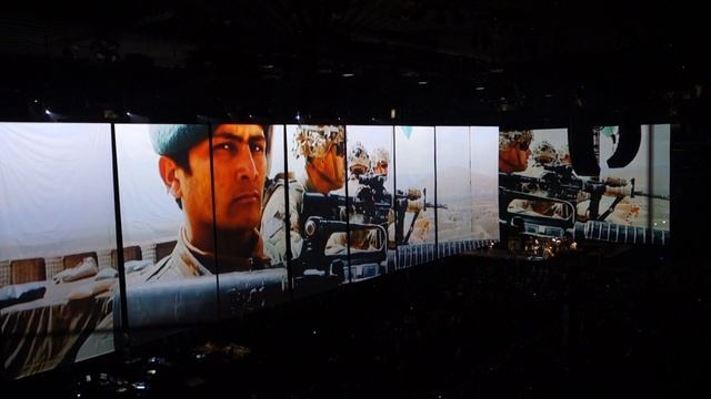 Us and Them - Roger Waters at Oracle Arena - June 10, 2017 смотреть онлайн