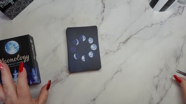 Comparing Genuine & Fake Tarot & Oracle Cards смотреть онлайн