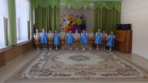 Подготовительная группа "Буратино"  Танец "Вологодское кружево"