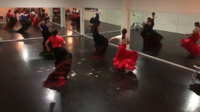 Alegrías con Bata de Cola, Clases Online смотреть онлайн