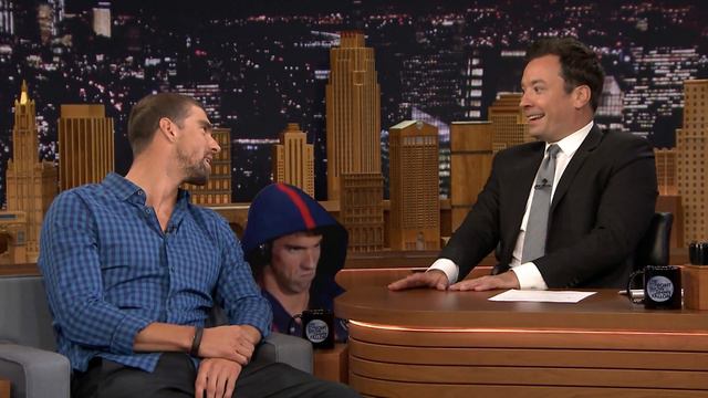 Michael Phelps Gets a Life-Size Cutout of His Angry Olympic Face смотреть онлайн