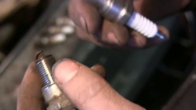 Меняем свечи и как проверить провода смотреть онлайн